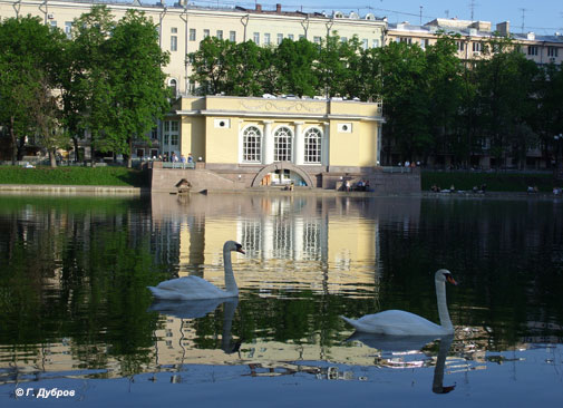 Это фото можно увидеть на календаре на 2010 год, выпущенном в Пресненском районе. Фото автора.